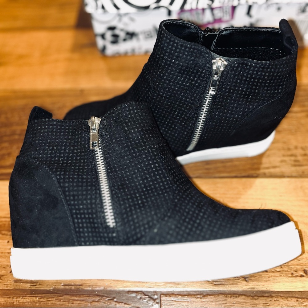 ~Brash~ Sneaker Booties- Size 7.5 - Picture 5 of 8